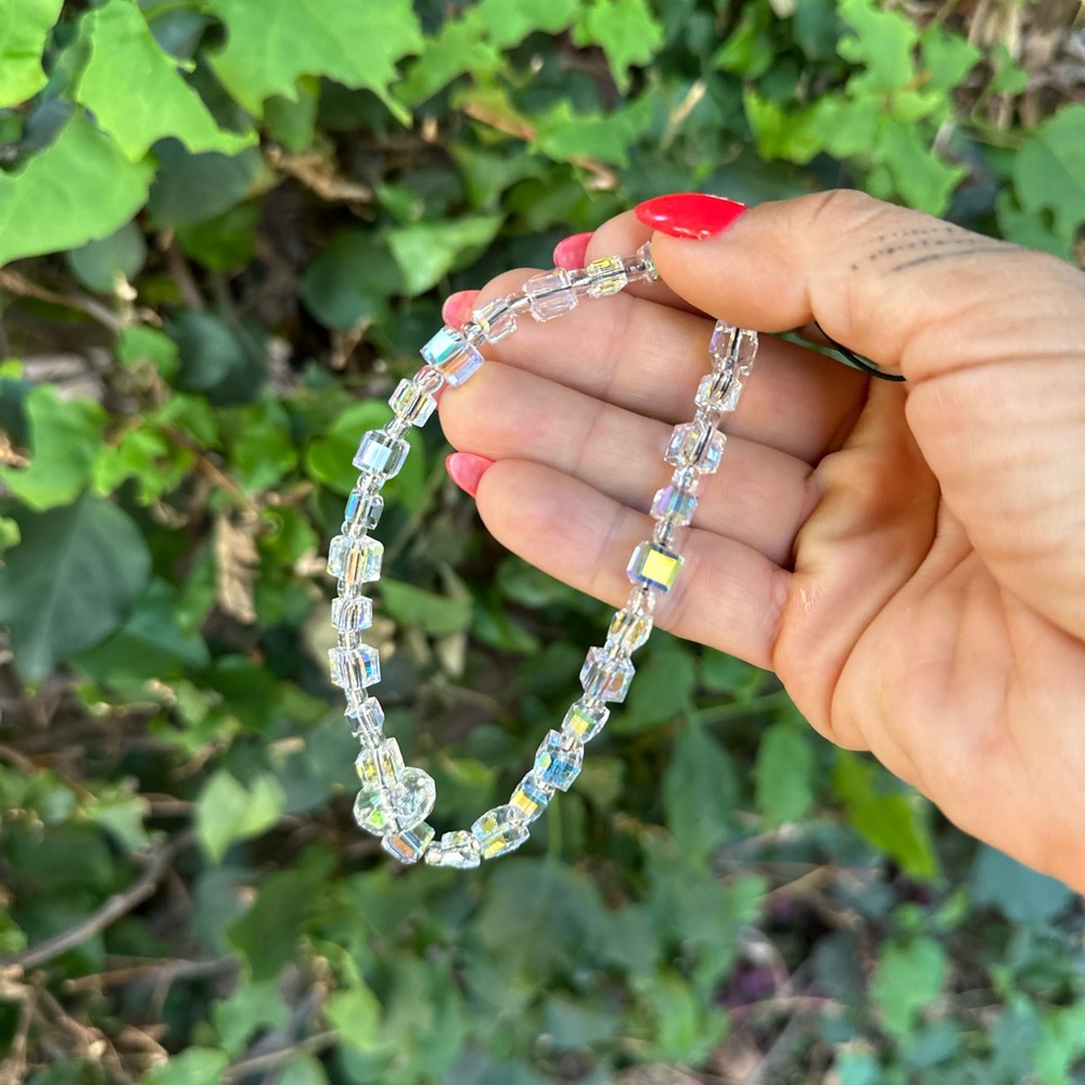 Elegant Iridescent Beaded Phone Strap - Picture 5 of 5